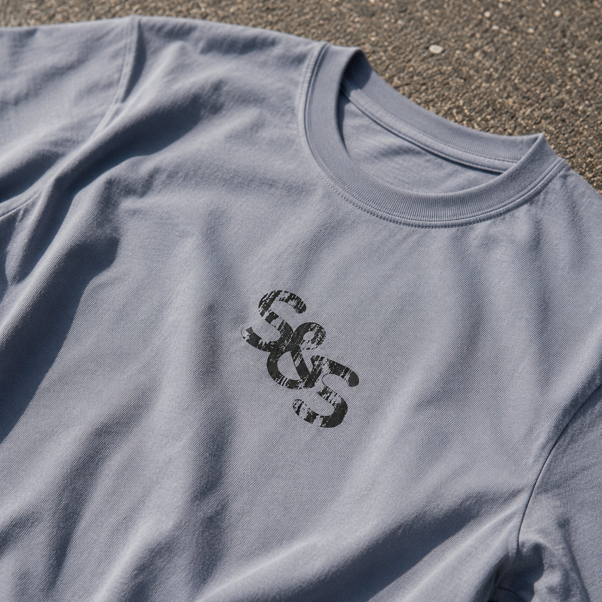 Western graphic tee with bull skull design in alternate view
