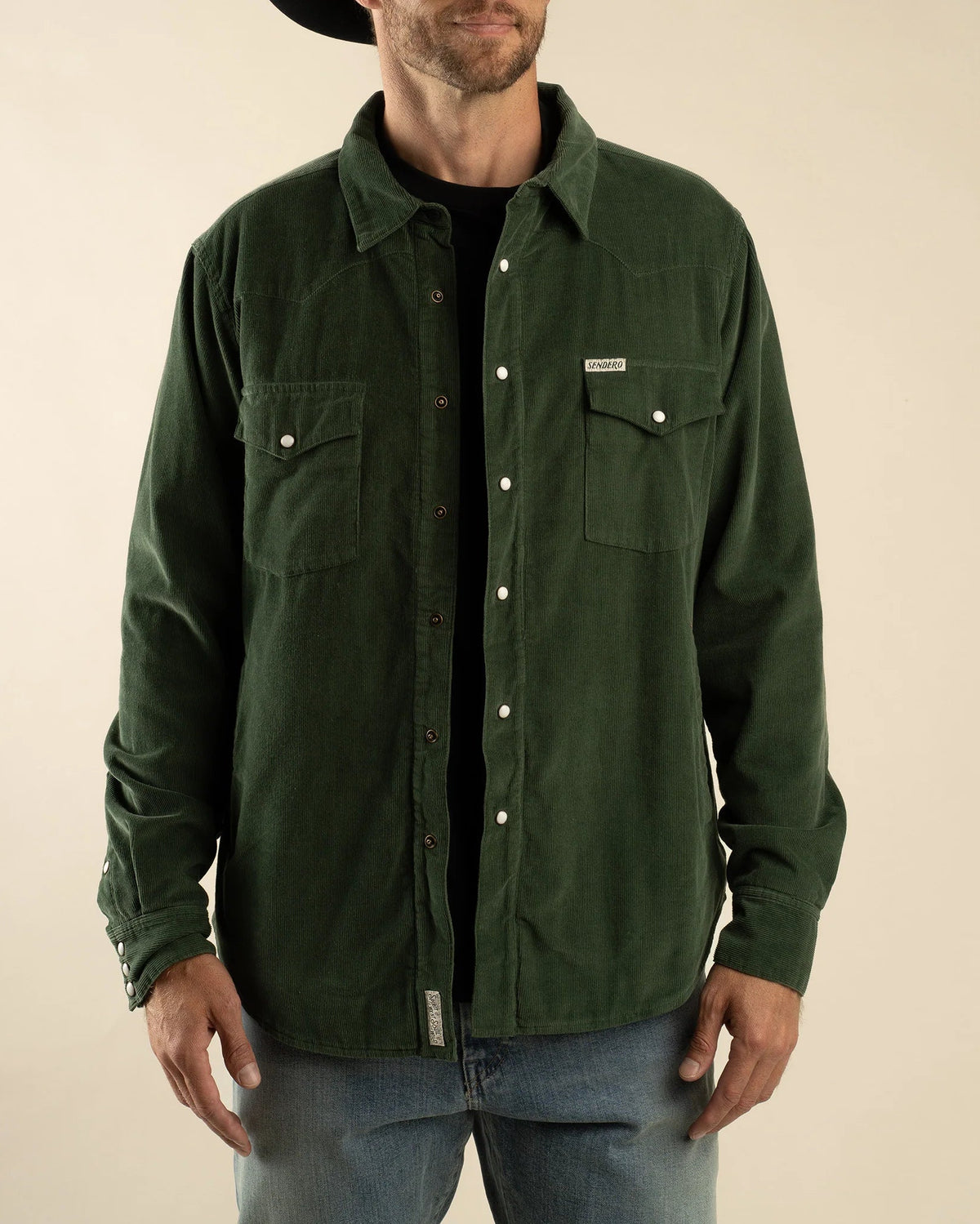 Sendero Desperado Shacket in trekking green, front on model
